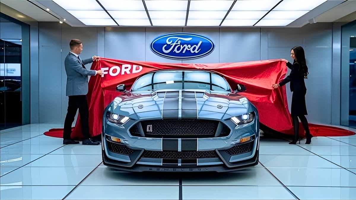 2026 Ford Mustang Review V8 Engine Innovative Design and Performance Insights